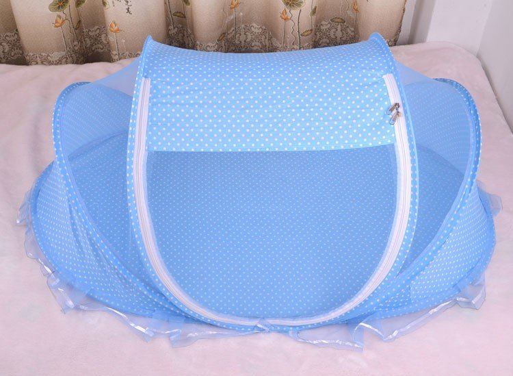 Foldable baby bed net set with two pieces in blue with white polka dots, designed for insect protection and safe sleeping